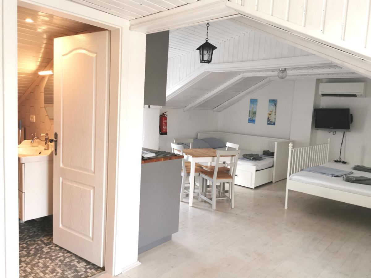 Ribar 2 Apartment Njivice Ngoại thất bức ảnh